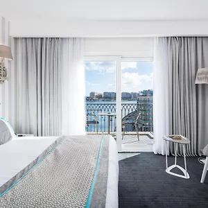 https://juliani.hotelssaintjulians.com