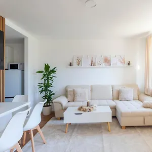 fabulous-2-room-city-apartment-60-qm-contactless-check-in.hannover-hotel.net/