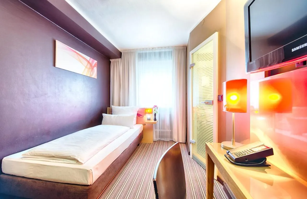 Leonardo Boutique Hotel Munich 4*,